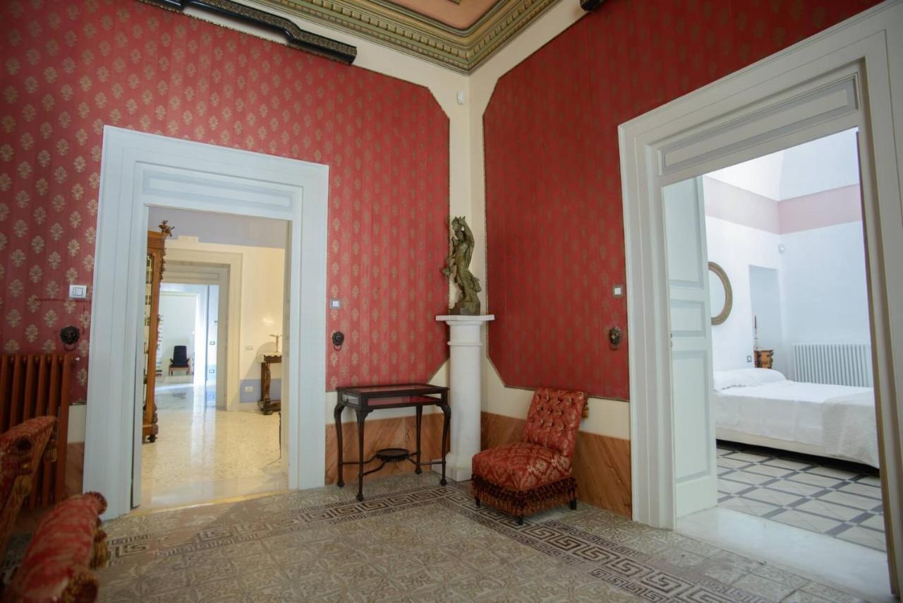 Palazzo Introna Mola di Bari Exterior foto