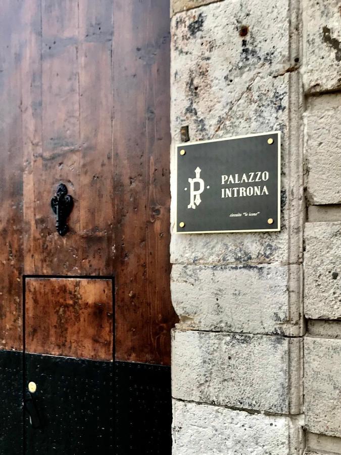 Palazzo Introna Mola di Bari Exterior foto